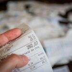 Rappresentazione grafica della cancellazione della tassa per milioni di italiani.